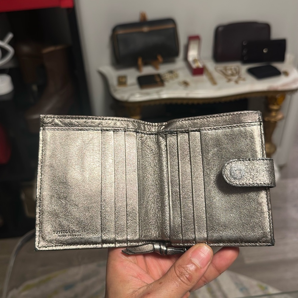 Bottega Venetta Intrecciato metallic chrome, leather, compact style wallet - Picture 6 of 6